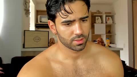 bradleymartin7 online show from February 21, 9:54 pm