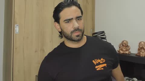 bradleymartin7 online show from December 12, 11:03 pm