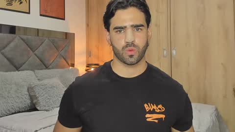 bradleymartin7 online show from December 7, 6:59 pm