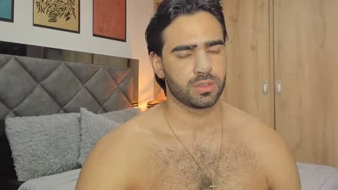 bradleymartin7 online show from December 8, 6:17 pm