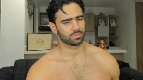 bradleymartin7 online show from February 21, 5:02 am