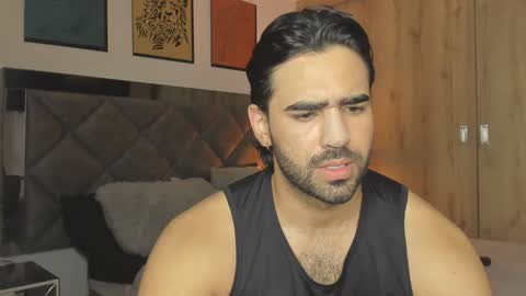 bradleymartin7 online show from December 11, 2:32 am