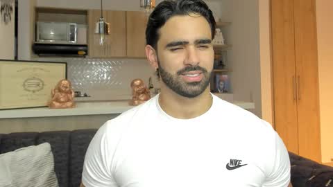 bradleymartin7 online show from November 7, 12:03 am