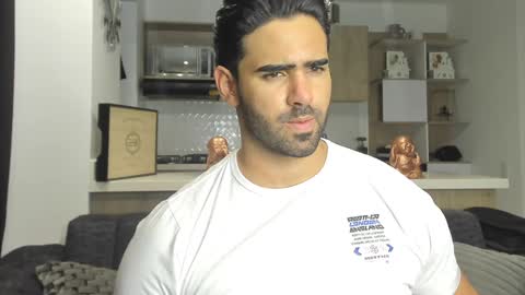 bradleymartin7 online show from January 31, 1:22 am