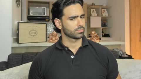 bradleymartin7 online show from October 11, 2:04 am