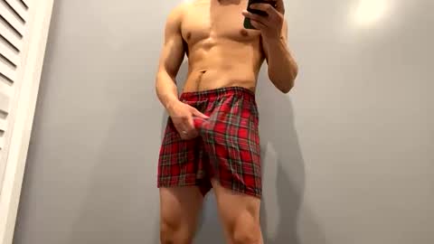 browndaddy4713 online show from April 10, 8:05 pm