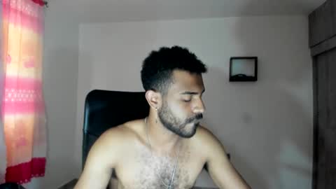bruce_1111 online show from June 3, 6:57 pm