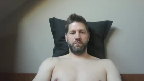 bubblebee1982 online show from April 23, 3:47 pm