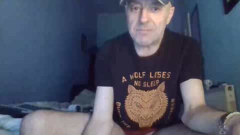 burnleyguy1977 online show from April 15, 2:55 am