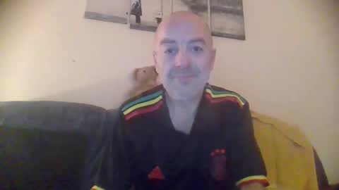 burnleyguy1977 online show from December 16, 5:59 am