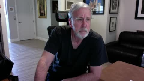 Snapshot of bustinout99 chatting on February 5, 3:20 pm afternoon wood online show from February 5, 3:20 pm