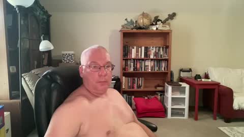 Snapshot of bustyballs100 chatting on September 12, 3:23 pm bustyballs100 online show from September 12, 3:23 pm