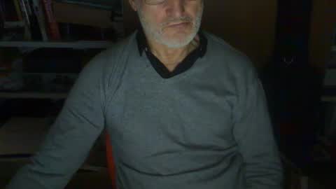 Buttlover2233 online show from October 9, 8:03 pm