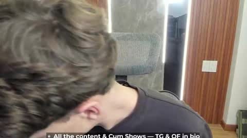 Hey I am Calvin  online show from April 18, 5:25 pm