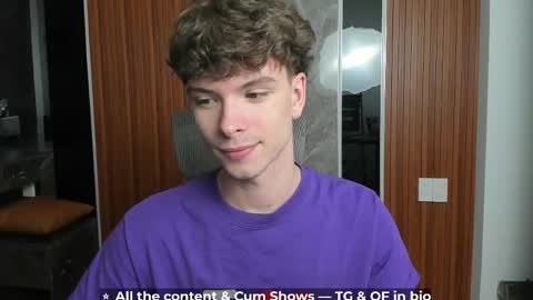 Hey I am Calvin  online show from April 8, 5:32 pm