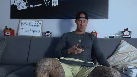 Calvin  online show from December 17, 9:38 pm