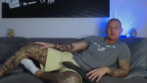 Calvin  online show from January 15, 8:09 am