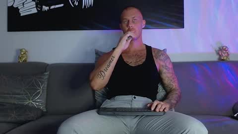 Calvin  online show from January 13, 6:38 pm