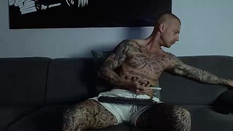 Calvin  online show from October 17, 6:50 am