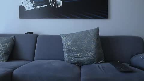 Calvin  online show from March 1, 9:40 am