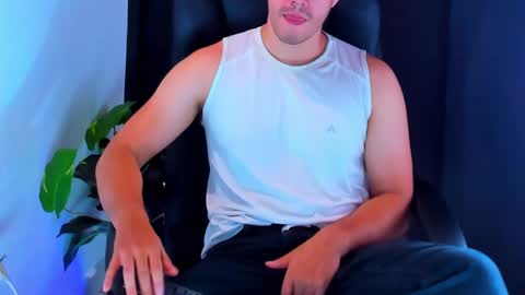 camara110 online show from December 10, 6:49 pm