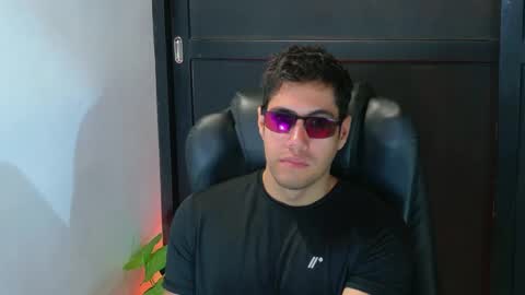 camara110 online show from October 2, 1:20 am