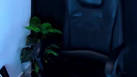 camara110 online show from December 6, 8:07 pm