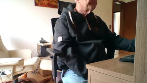 camcologne online show from March 24, 10:09 am