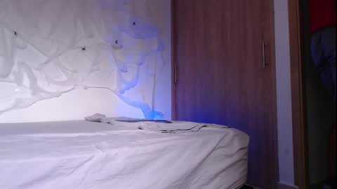 camilo_contre21 online show from November 3, 6:32 pm