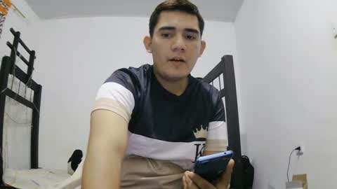 Camilowhite  online show from September 17, 1:50 am