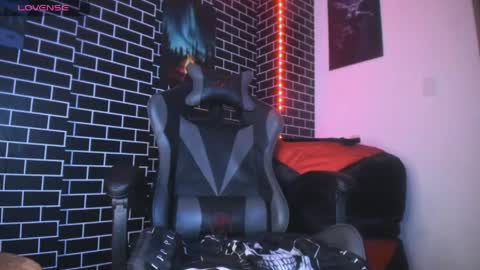 candresruiz online show from April 16, 11:10 am