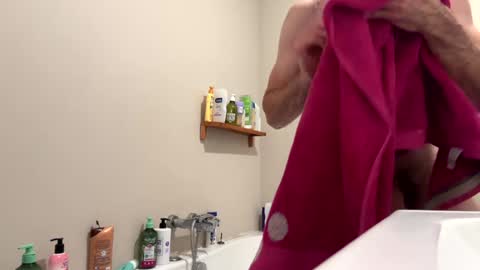 Snapshot of cedric223 chatting on January 21, 5:49 pm cedric223 online show from January 21, 5:49 pm