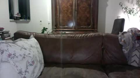 ceezeee online show from January 3, 11:33 pm