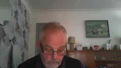 Champers online show from December 6, 9:43 am