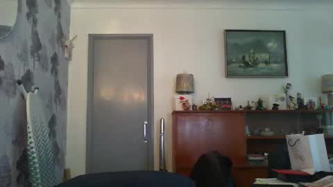 Champers online show from December 16, 2:24 pm