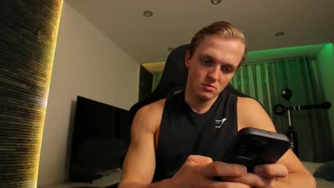 Chase Reed online show from November 20, 9:02 pm