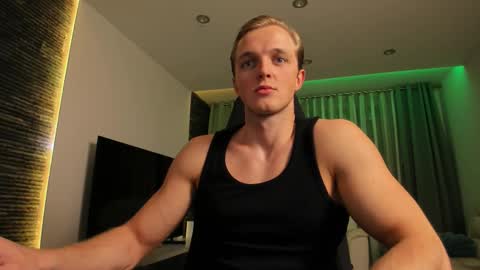 Snapshot of chasereed_ chatting on October 21, 9:28 pm Chase Reed online show from October 21, 9:28 pm