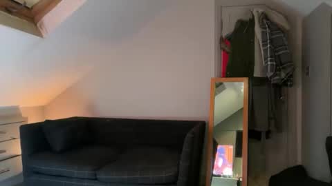 Cheekylondon online show from November 14, 2:04 am