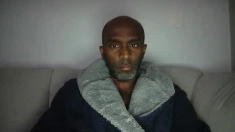 chenthu1979 online show from April 30, 11:17 am