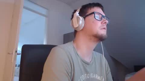 Snapshot of chillzonecam chatting on September 8, 5:34 pm chillzonecam online show from September 8, 5:34 pm