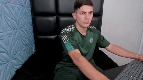 Chris Diamond23 online show from March 21, 1:59 pm