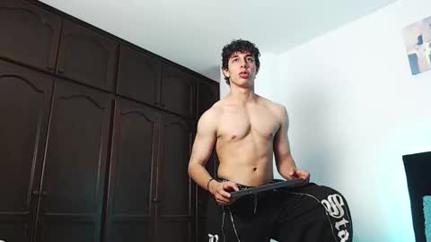 Chris Evans online show from February 14, 12:05 am