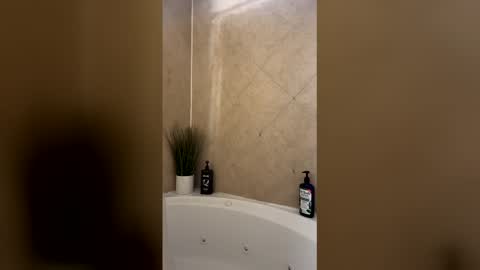 KING YAMMY online show from January 13, 12:15 am