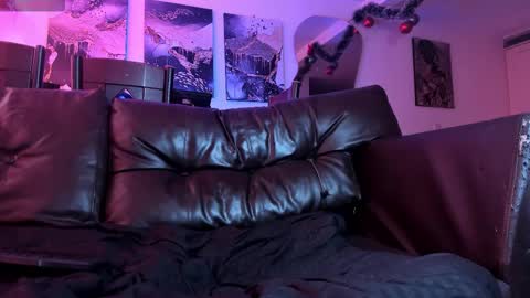 Christian Wang online show from October 31, 5:49 pm