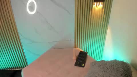 Chrisopher Hunter online show from March 2, 7:15 am