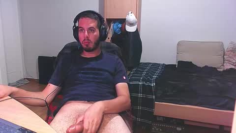 Chromefox123 online show from December 13, 9:10 pm