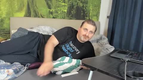 chubbydaddybear82 online show from November 2, 4:28 am