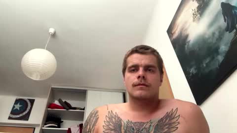 Snapshot of chuckyfor chatting on October 27, 9:22 am chuckyfor online show from October 27, 9:22 am