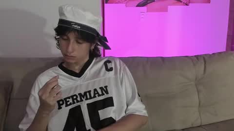 cirosky_elchicopolla online show from March 17, 6:16 am