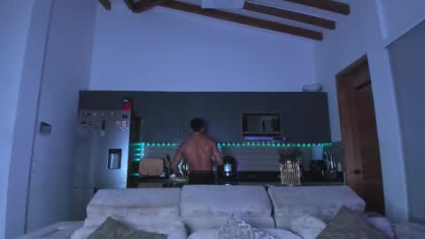 claytonburgues online show from February 20, 6:26 am